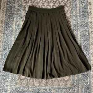 OU Silence+Noise Olive Green Pleated